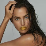 Irina Shayk con el tratamiento para labios de 24kt de Mimi Luzón