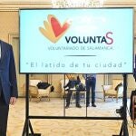 El alcalde de Salamanca, Carlos García Carbayo, presenta la nueva imagen del voluntariado en la ciudad, para canalizar la creciente solidaridad ciudadana e impulsa el voluntariado ambiental con el primer Reglamento Municipal de Voluntariado