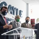 El consejero de Fomento y Medio Ambiente, Juan Carlos Suárez-Quiñones, firma un acuerdo con el rector de la Universidad de León, Juan Francisco García Marín, para la cesión mutua de espacios entre la Fundación Centro de Supercomputación y la ULE
