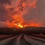 Un río de lava brota de las laderas del monte Etna, el miércoles 10 de marzo de 2021