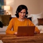 Casi tres millones de personas teletrabajan en España, el doble que antes de la pandemia