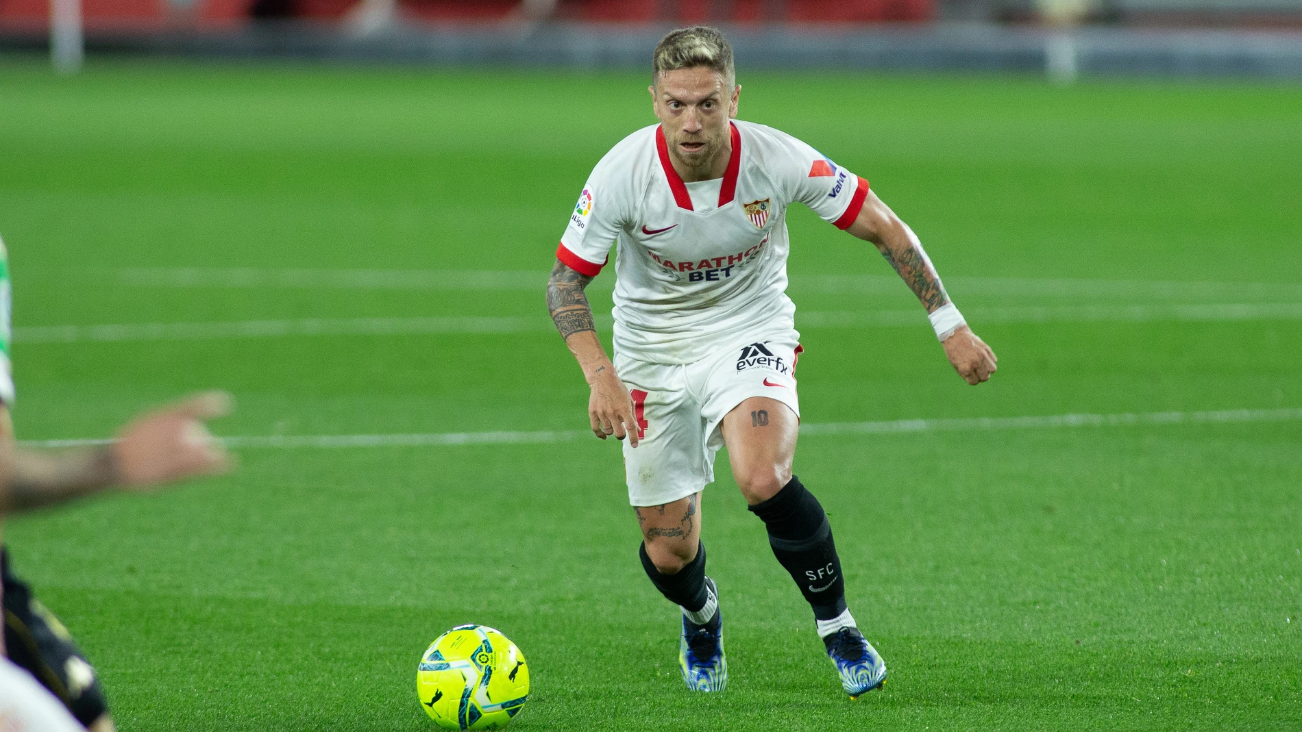 Papu Gómez con el Sevilla.