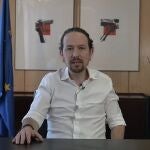 Captura de vídeo publicado hoy lunes en Twitter, del vicepresidente segundo del Gobierno español y líder del partido de izquierda Podemos, Pablo Iglesias, que anunció este lunes que deja el Gobierno para presentarse a las elecciones regionales de la Comunidad de Madrid del próximo 4 de mayo
