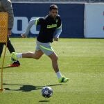 Luis Suárez, en el último entrenamiento del Atlético antes de viajar a Londres