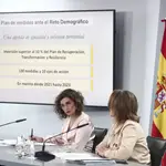 La ministra portavoz y ministra de Hacienda, María Jesús Montero, y la vicepresidenta cuarta y ministra para la Transición Ecológica y el Reto Demográfico, Teresa Ribera, comparecen en rueda de prensa posterior al Consejo de Ministros