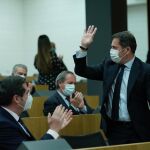 Gerardo Cuerva, saluda a los asistentes tras su reelección