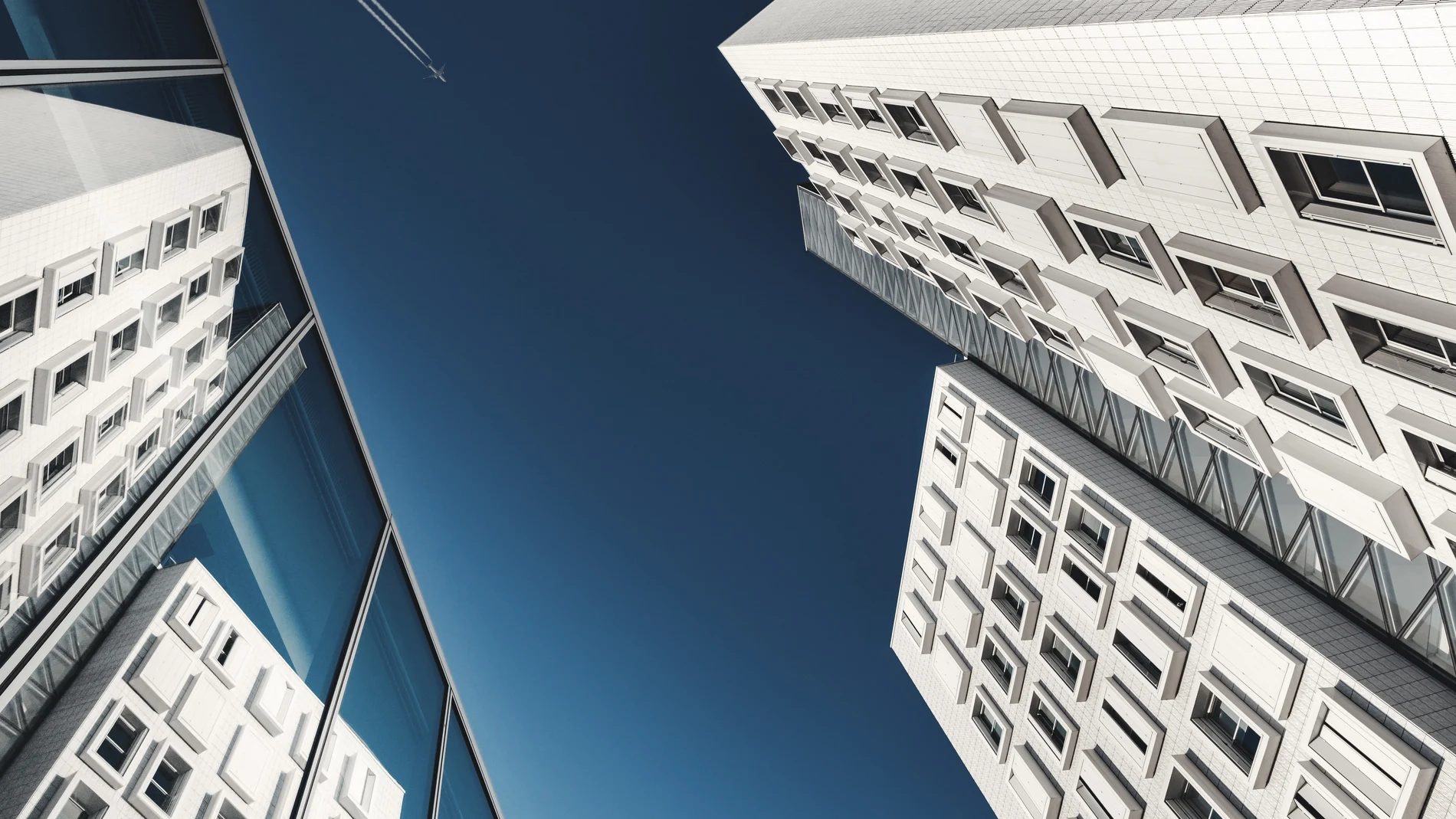 Las barreras físicas que dividen una ciudad pueden tener consecuencias en la igualdad económica y social de sus habitantes.