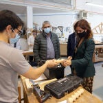 La consejera de Empleo e Industria, Ana Carlota Amigo, visita una empresa