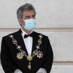 El presidente del Tribunal Supremo y del Consejo General del Poder Judicial (CGPJ), Carlos Lesmes en la entrada del Palacio de Justicia, antes del acto de apertura del año judicial 2020/2021
