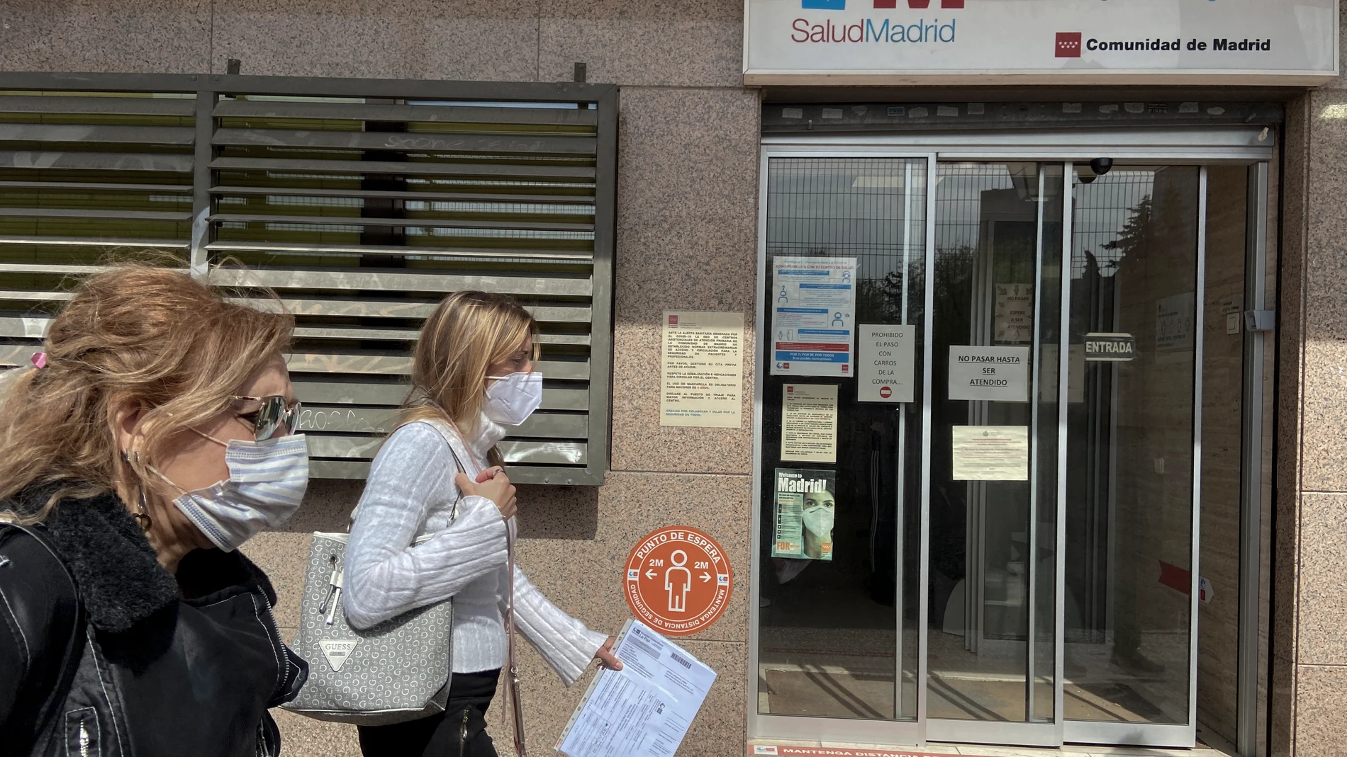 El sexo no parece tener relación con el tipo de síntomas al comienzo de la enfermedad