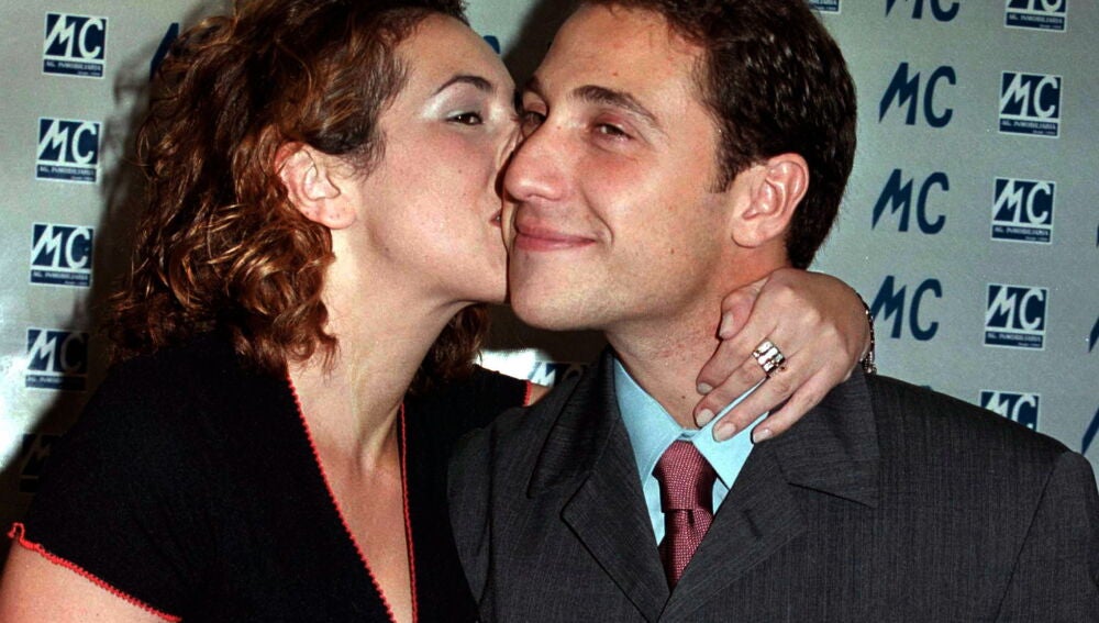 ROCIO CARRASCO Y ANTONIO DAVID FLORES DURANTE LA INAUGURACIONDE LA INMOBLIRARIO MCJX ©KORPA09/06/99 MARBELLA