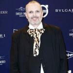 Miguel Bosé posando en un photocall