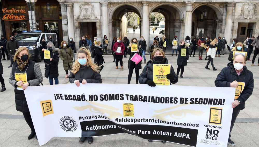 Concentración en Burgos del sector de Peluquería y Estética para para reivindicar la bajada del IVA al 10 por ciento