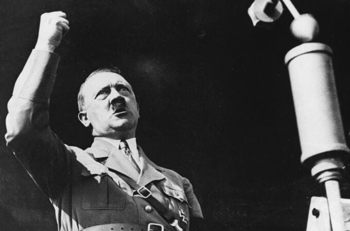 Adolf Hitler dando un discurso en Berlín