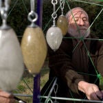 El escultor José Luis Alonso Coomonte