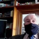 Rodrigo Rato negó que recibiera sobres de Bárcenas en su declaración como testigo por videoconferencia, en la imagen, en el juicio de la "caja B"