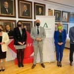 El secretario general de Políticas Sociales y Conciliación, Daniel Salvatierra, y la directora del Instituto Andaluz de la Mujer (IAM), Laura Fernández, se han reunido con la Cámara de Comercio de Granada, asociaciones y entidades