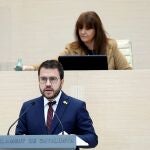 El candidato de ERC a la presidencia de la Generalitat, Pere Aragonès, en el Auditori del Parlament de Catalunya, durante su primera intervención en el debate de investidura.