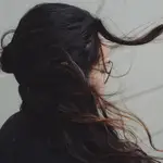 Joven con cabello largo/ Drew Coffman @drewcoffman para Unsplash