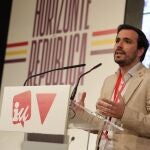El coordinador federal de IU, Alberto Garzón, participa en la fase final de la XII Asamblea de la formación.