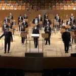 En primer plano, Matthias Goerne (izda.) David Afkham (centro) y Piotr Beczała