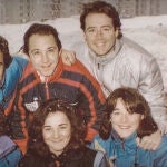 De izda. a dcha. y arriba, Juanma y Paco Fernández-Ochoa, Matías Prats. Abajo, de izda. a dcha., Luis, Dolores y Blanca Fernández-Ochoa
