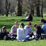 Actualmente la mascarilla no es obligatoria ni en exteriores ni en interiores en Reino Unido