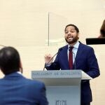 El líder de Vox, Ignacio Garriga, durante su intervención en la segunda sesión del debate de investidura del candidato de ERC a la presidencia de la Generalitat, Pere Aragonès.