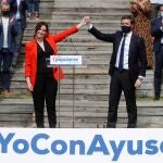 Isabel Díaz Ayuso, junto al presidente del PP, Pablo Casado, durante la presentación de la candidatura del PP de Madrid este miércoles en el Auditorio del Parque Lineal del Manzanares.
