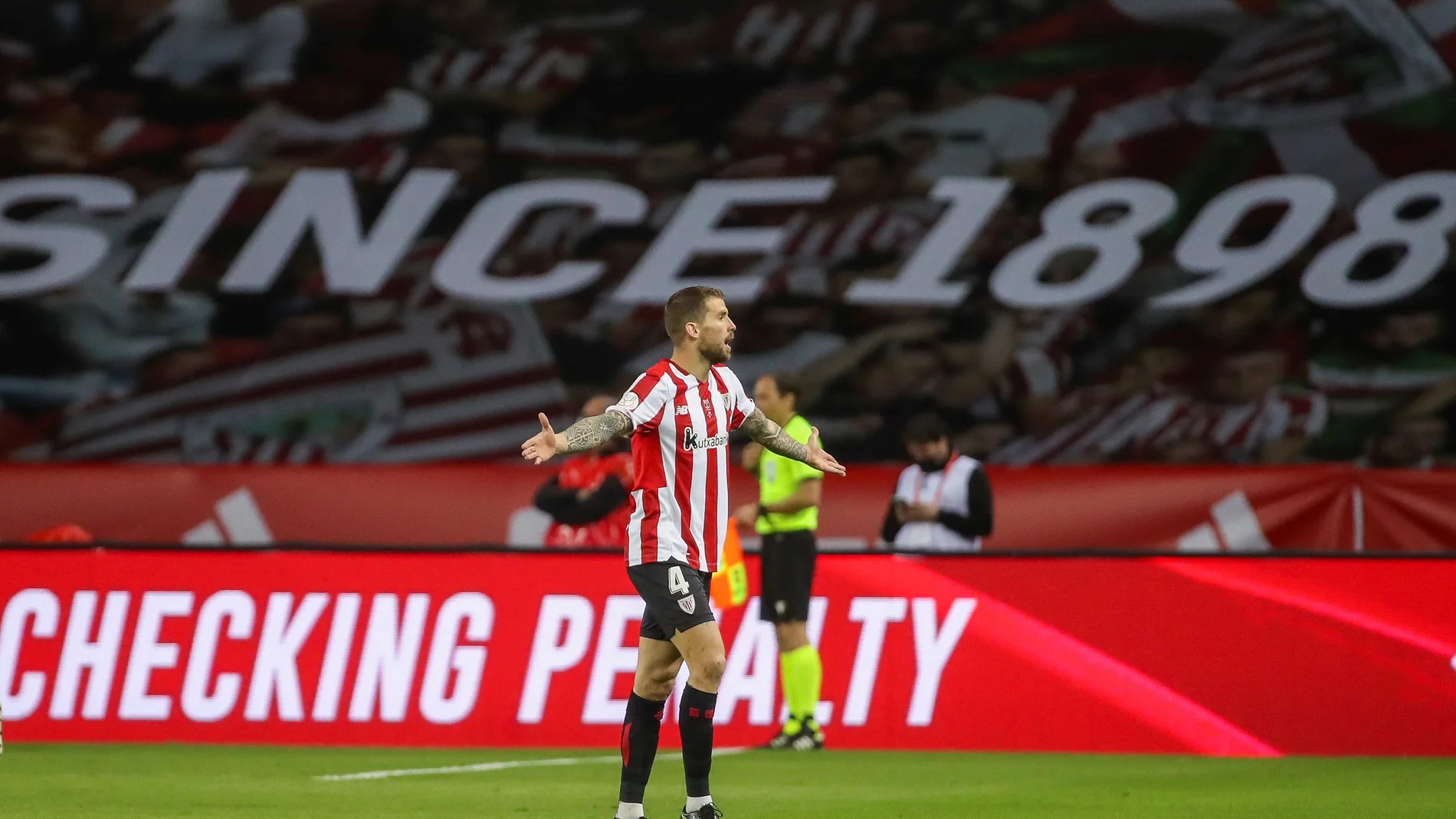 Iñigo Martínez con el Athletic.