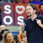 El candidato de Podemos a la presidencia de la Comunidad de Madrid, Pablo Iglesias (d) en una imagen de archivo