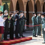 La teniente coronel Silvia Gil Cerdá (d) durante la toma de posesión como jefa de la Comandancia de la Guardia Civil en Teruel
