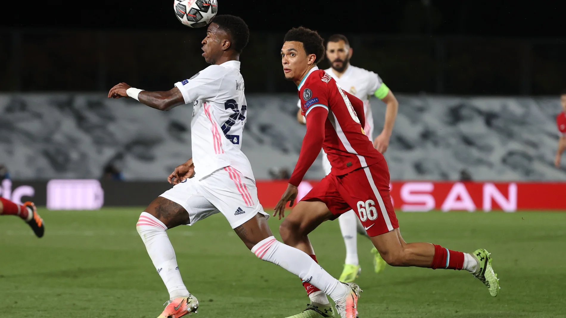 Vinícius, Alexander-Arnold y Benzema se cruzarán en la final de la Champions en París.