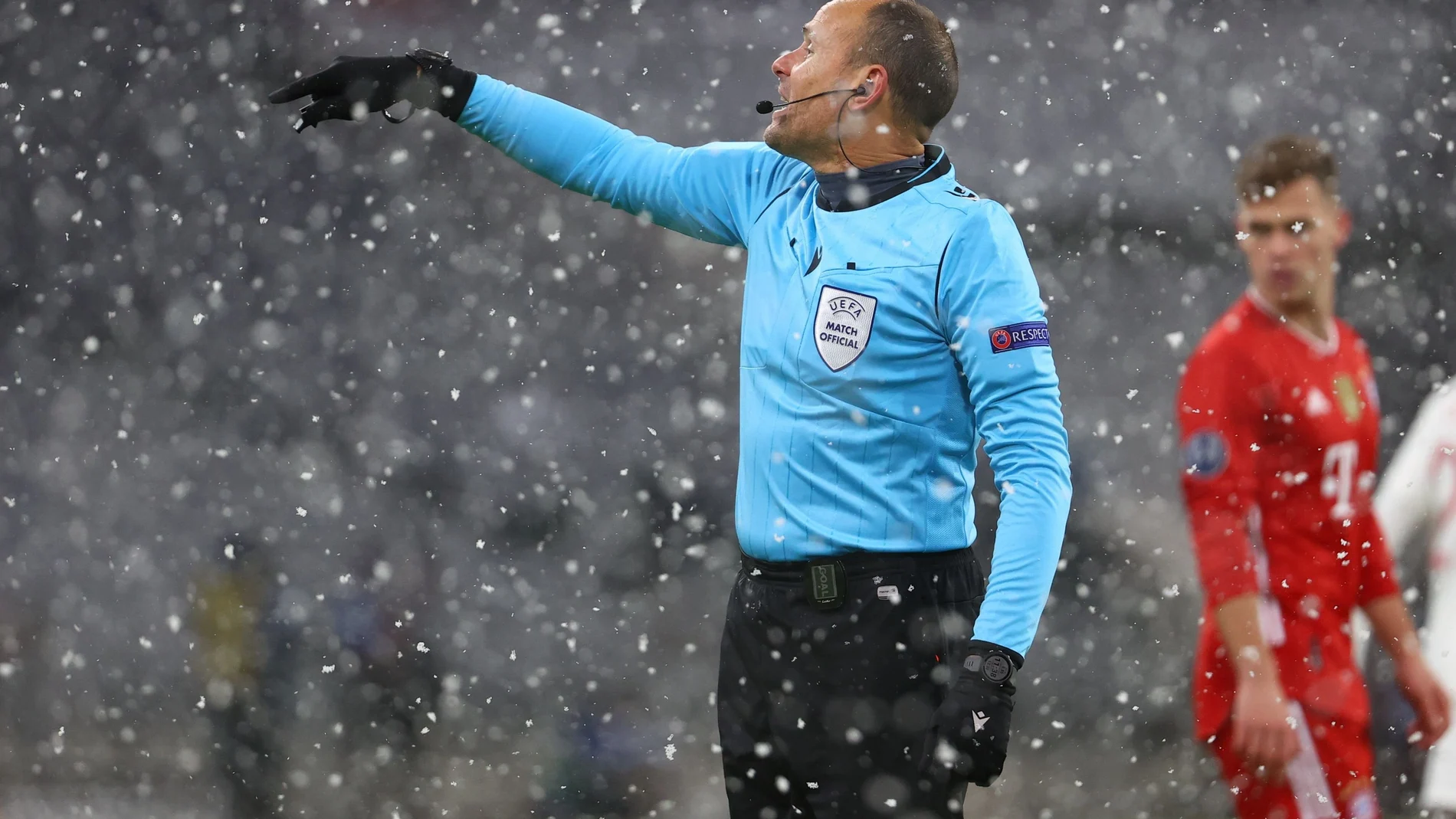 Mateu Lahoz, durante el Bayern-PSG