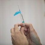 La polémica levantada en torno a la vacuna de AstraZeneca no ha afectado a otras marcas como Pfizer (en la imagen)