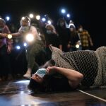 Allan Clayton, en el suelo, será Peter Grimes en la pieza que Ivor Bolton y Deborah Warner estrenan en el Teatro Real