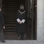 El presidente del Tribunal Supremo y del Consejo General del Poder Judicial (CGPJ), Carlos Lesmes, entra al Palacio de Justicia para asistir al acto de apertura del año judicial