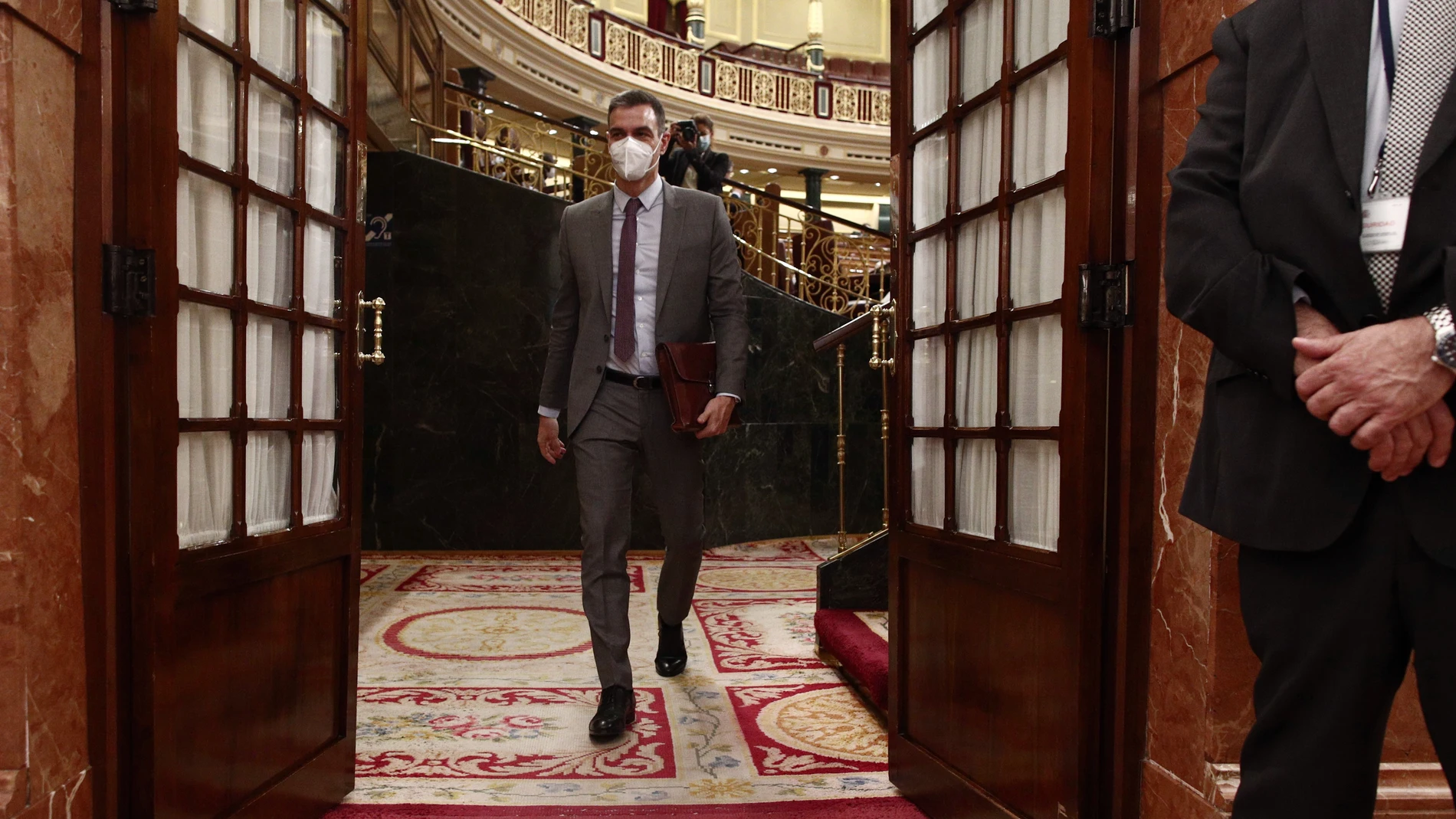 El presidente del Gobierno, Pedro Sánchez, sale tras una sesión de control al Gobierno, el pasado 14 de abril
