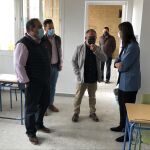 La delegada territorial de Educación y Deporte, Mercedes García Paine, visita un instituto de la provincia