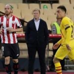 Ronald Koeman, en la zona técnica durante la final