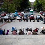 Reparto de alimentos a personas vulnerables a cargo de la Fundación Madrina en Madrid
