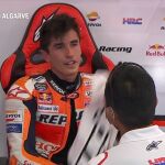 Márquez se emocionó al llegar al box tras su primera carrera