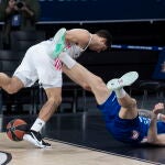 Laprovittola tropieza con Moerman en el primer partido de la eliminatoria Anadolu Efes-Real Madrid