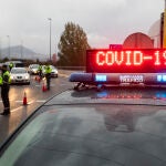 Control de la Guardia Civil en el desvío hacia Guadarrama-El Escorial