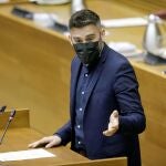 El portavoz de Compromís, Fran Ferri, durante la sesión de control en Les Corts
