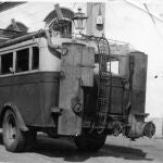 Las camonetas eran la base de transporte de personas rurales anque fuese a gasógeno