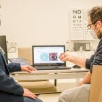 Investigadores de la UPV, la UV y la Fundación AIKEN diseñan el primer implante corneal trifocal para corregir la presbicia