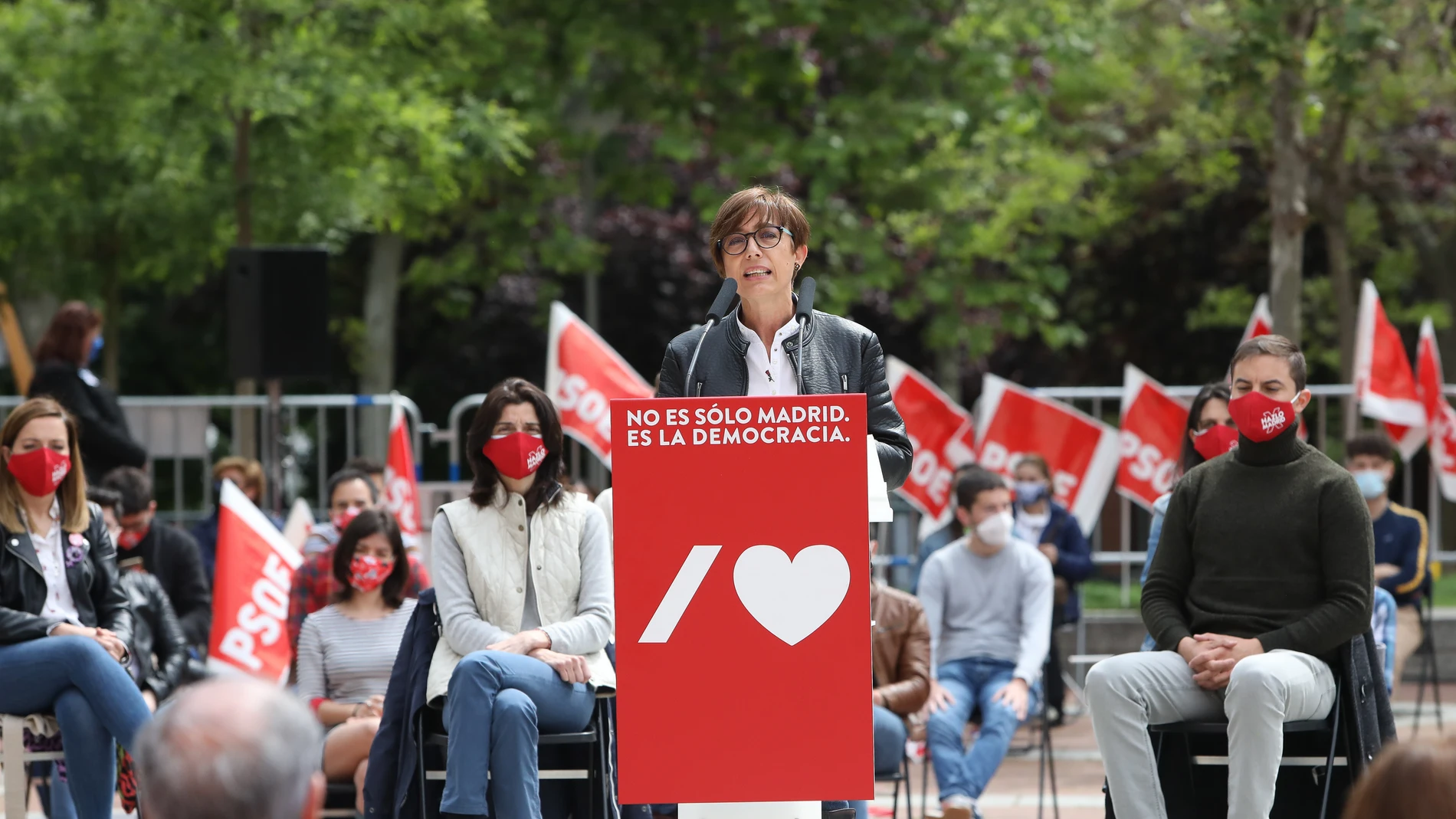 La directora general de la Guardia Civil, María Gámez, durante un acto electoral del PSOE, a 24 de abril de 2021, en Puente de Vallecas, Madrid, (España)
