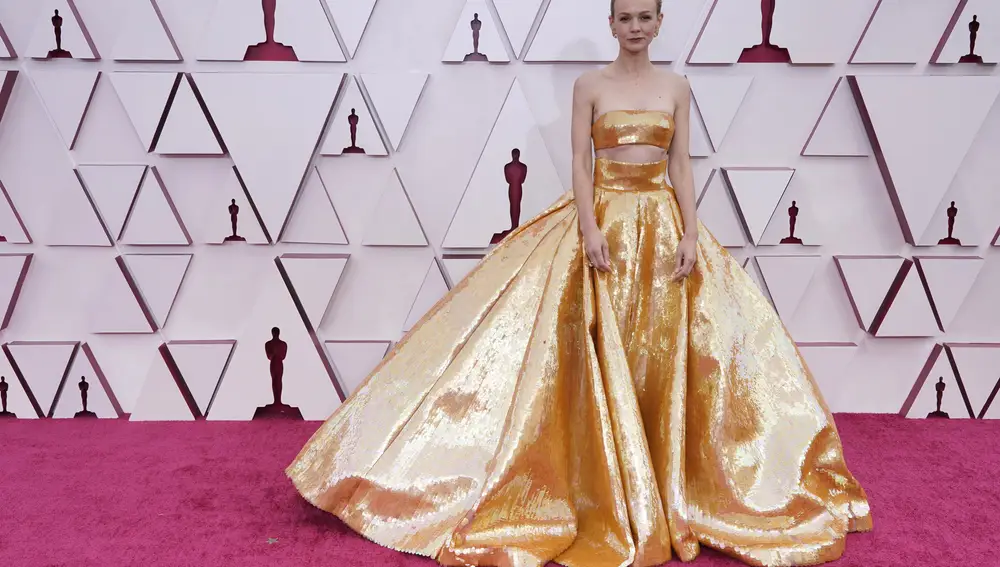 Carey Mulligan en la alfombra roja Premios Oscar 2021.