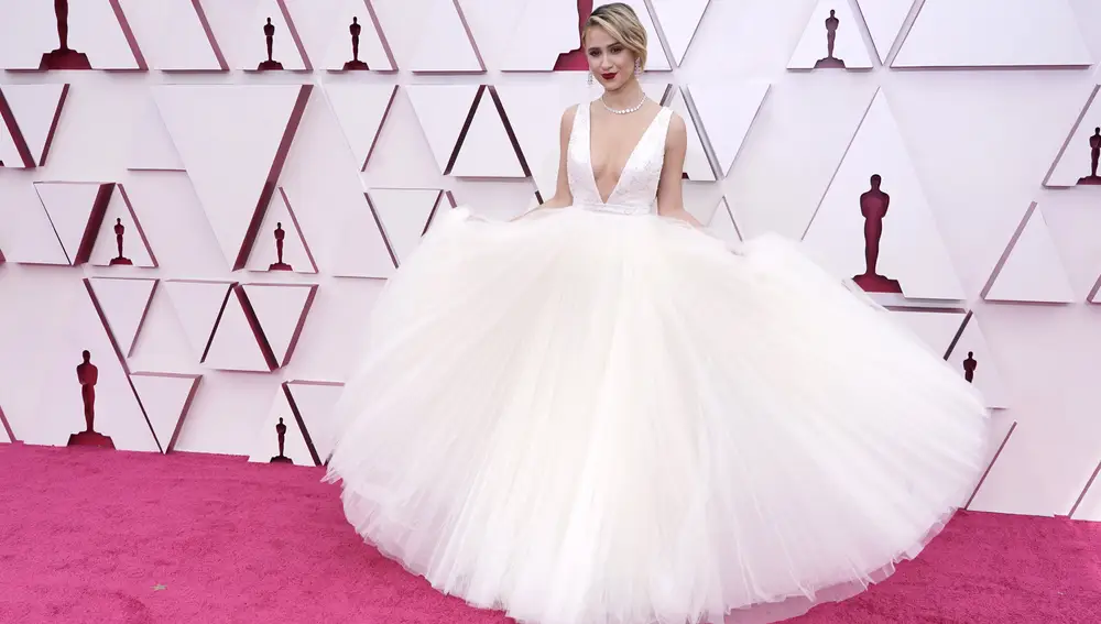 Maria Bakalova en su llegada a la alfombra roja.